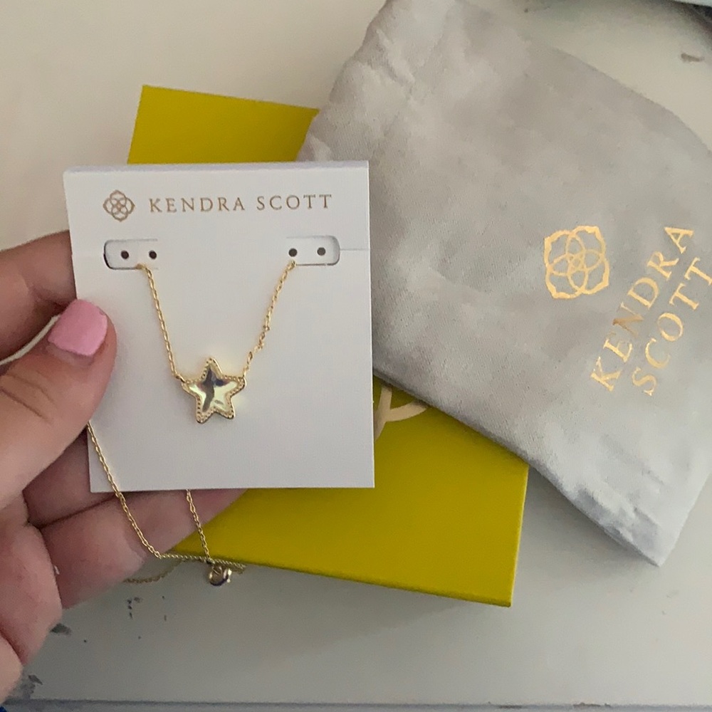 Kendra Scott Necklace
